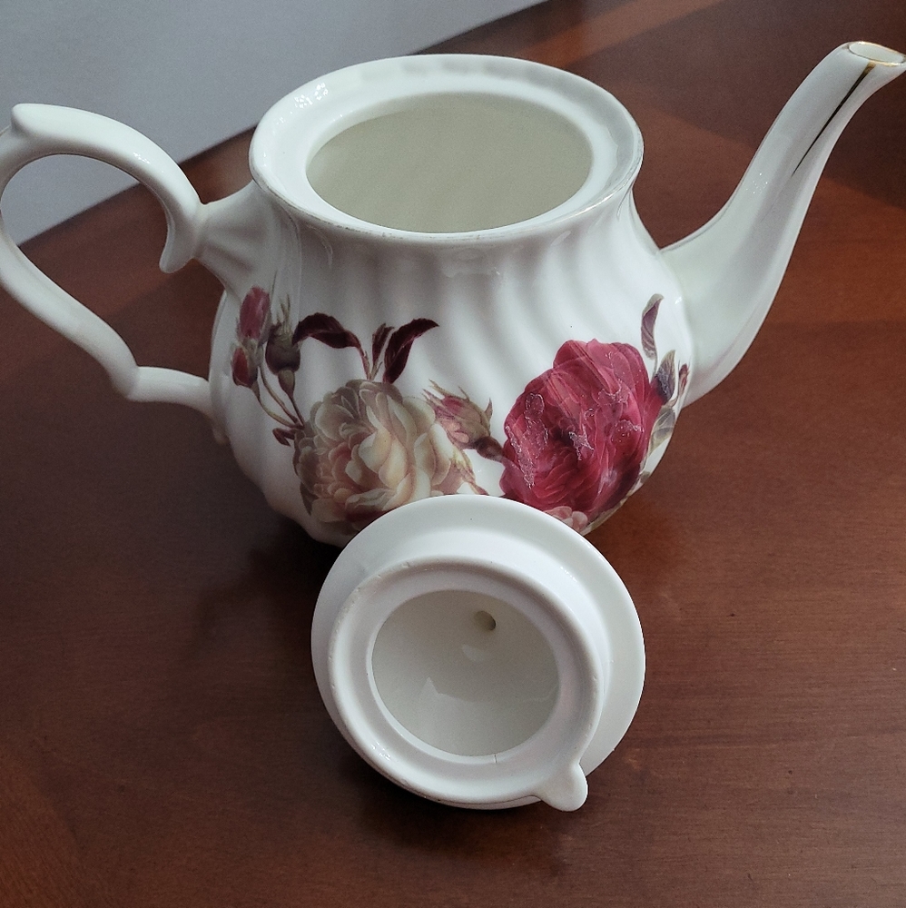 Teapot - Picture 7 of 11